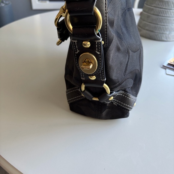 Coach Carly Signature Hobo Bag with Y2K charm - Picture 11 of 13